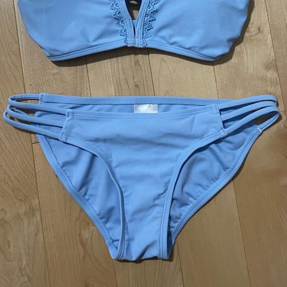 NEVER BEFORE WORN blue bikini - Picture 2 of 2